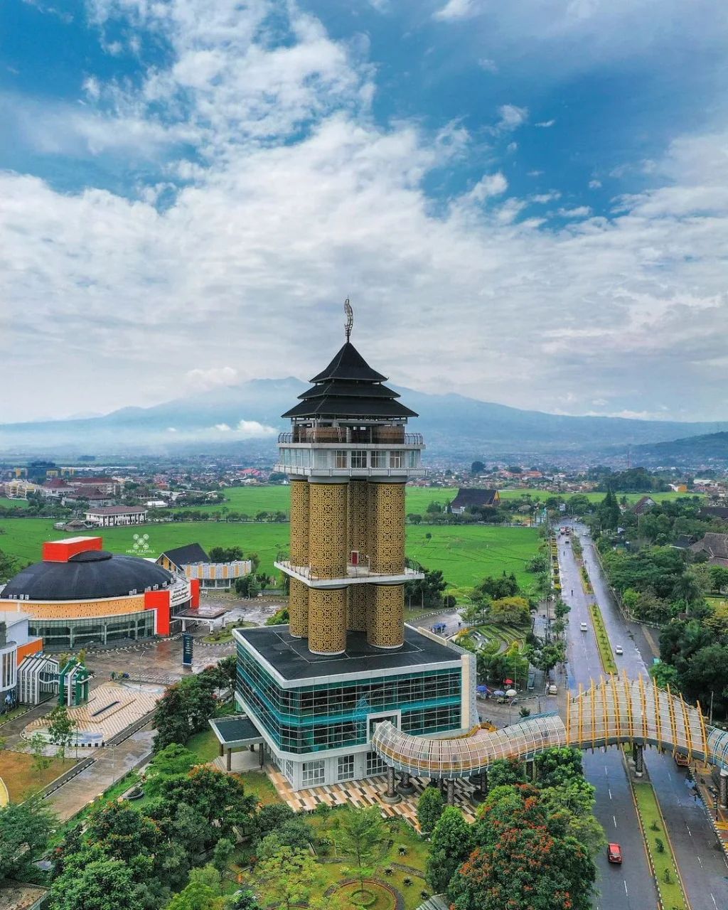 Lobi dan tempat bermain dan membaca anak 